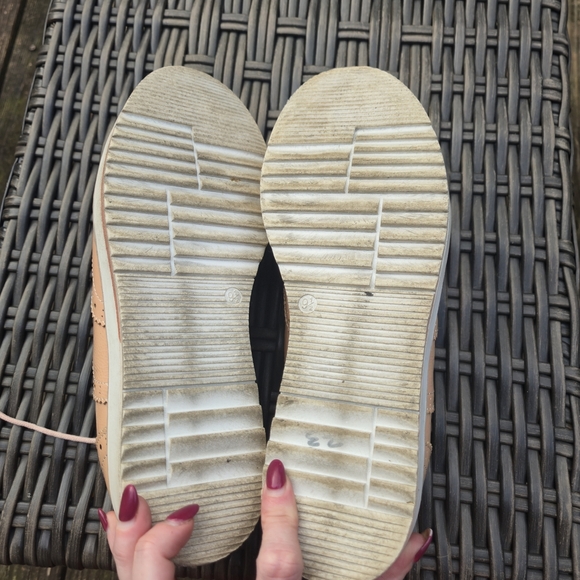 Madden Girl G-Ritz Nude Pink Oxford Laced Shoe Size 9.5 Patent Preppy EUC - Picture 7 of 7